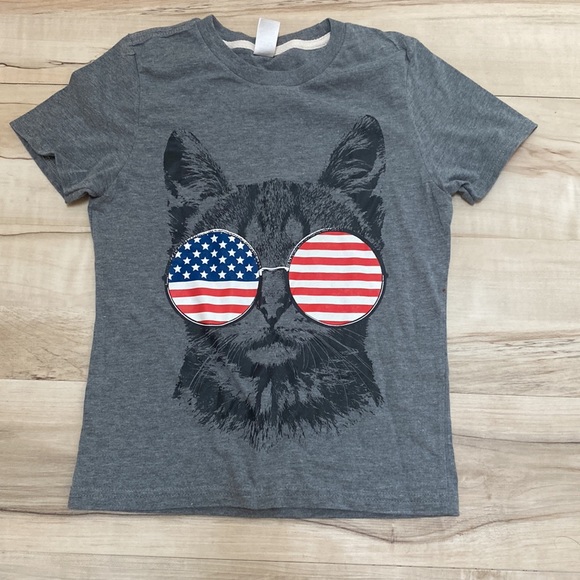 Girls Shirt Bundle Size Small. Bundle of 4 great Graphic Tees. - Picture 9 of 11